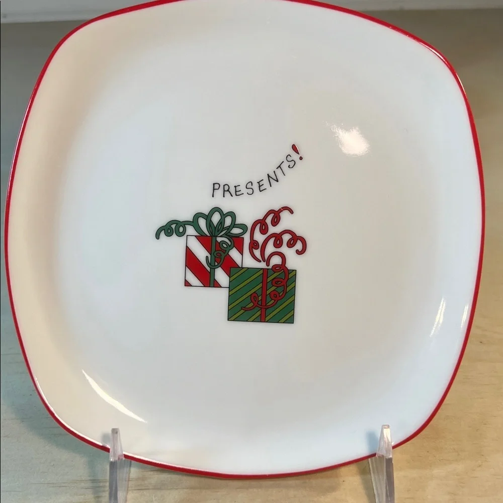 Fitz and Floyd Holiday Plates - Red and Green